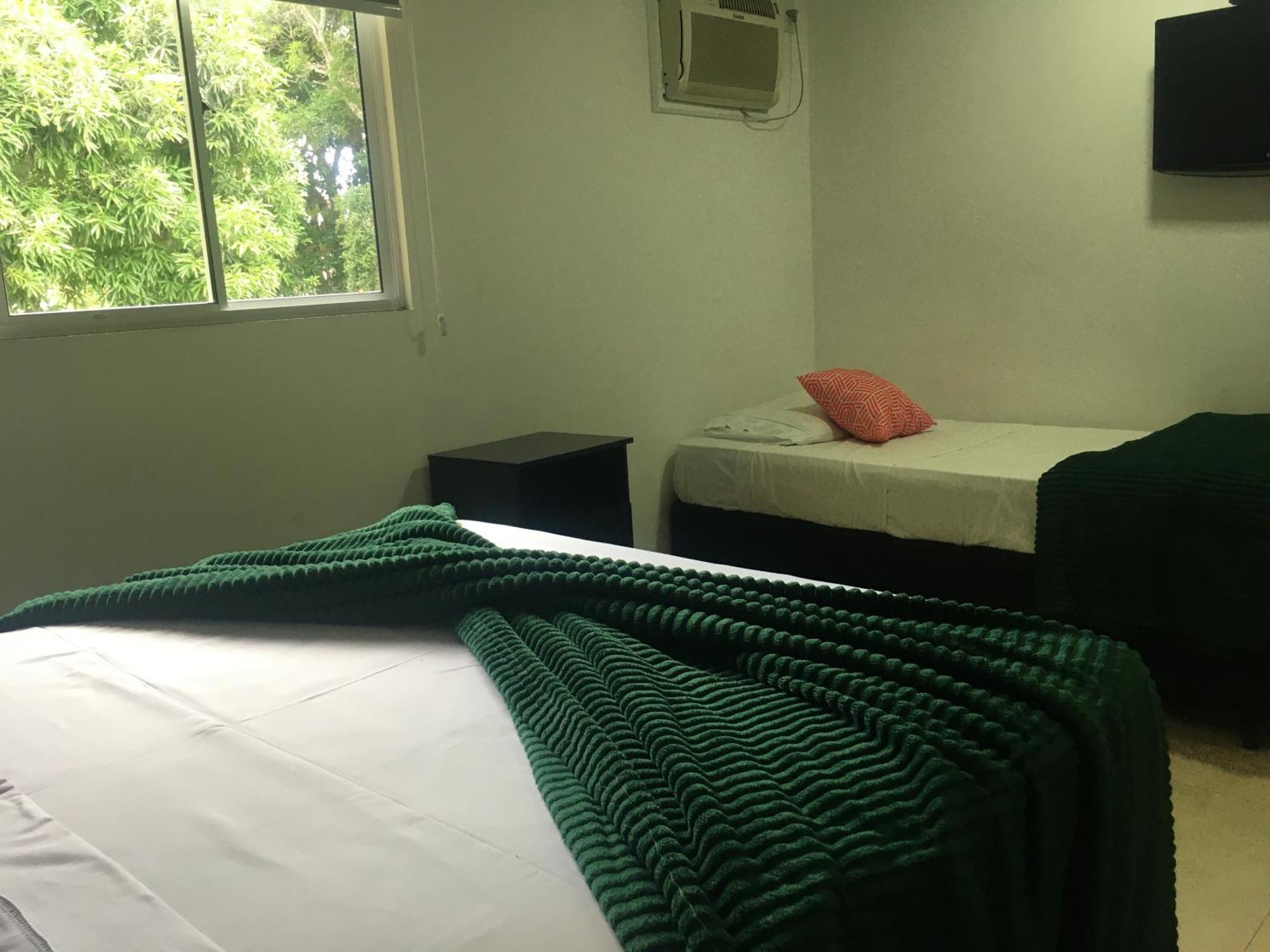 Costa Del Sol Inn 4*